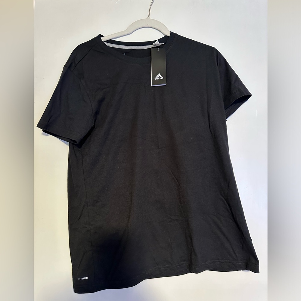 Adidas Tshirt